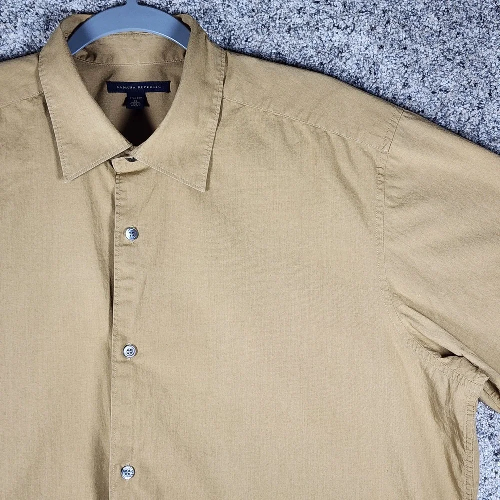 Banana Republic Button Down Shirt Mens XL Khaki Stretch Short Sleeve EUC